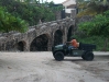 Playa cerrada, acceso directo desde Orchid Bay. La señora Rebeca McDonald se apropió de la playa, puso puertas a las cuevas y bloqueo los accesos públicos.
