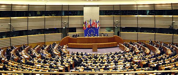 Parlamento Europeo pide prohibición total de cianuro en minería 