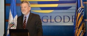 Glen Denning, director de la oficina de Nueva York de la Sustainable Development Solutions Network (SDGs), habló en estos términos en el panel sobre cambio climático y desarrollo sostenible, efectuado este jueves 22, en Funglode.