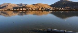Las aguas del Titicaca cambian de color por la contaminación