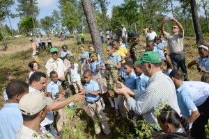Ministro de Medio Ambiente encabeza acto de lanzamiento del “Mes de la Reforestación 2015”